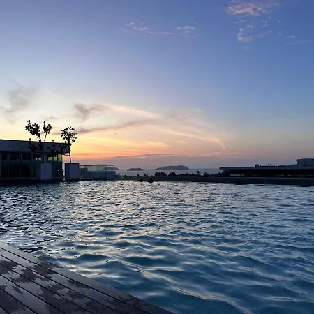 Restary Snow White: Infinity Pool Suite at Sutera Avenue